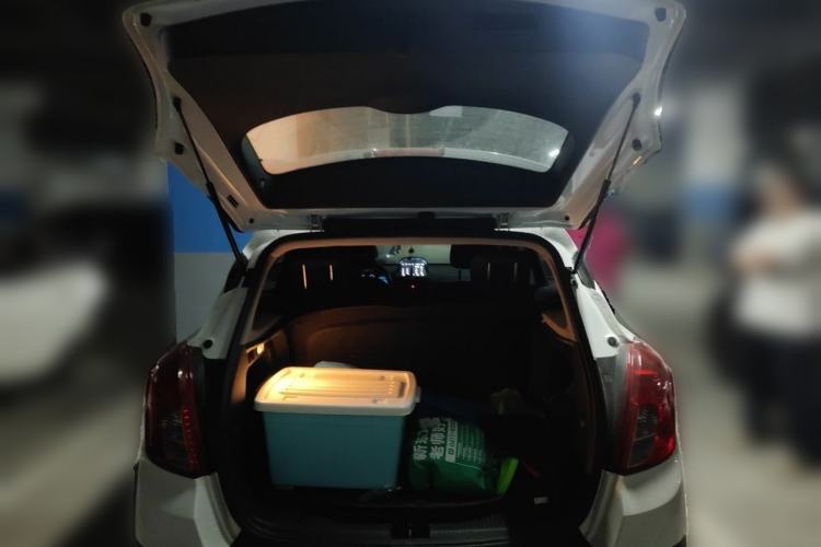 Used Buick Encore 2015 1.4T Automatic Two-Wheel Drive Urban Elite Version Trunk