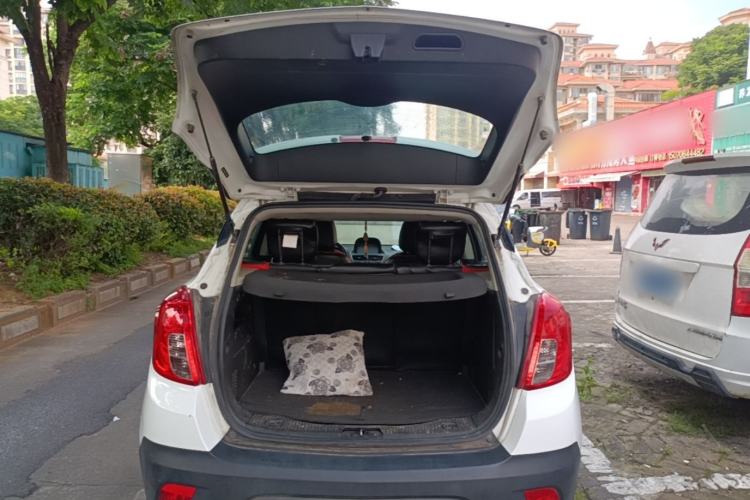 Used Buick Encore 2015 1.4T Automatic Two-Wheel Drive Urban Elite Version Trunk