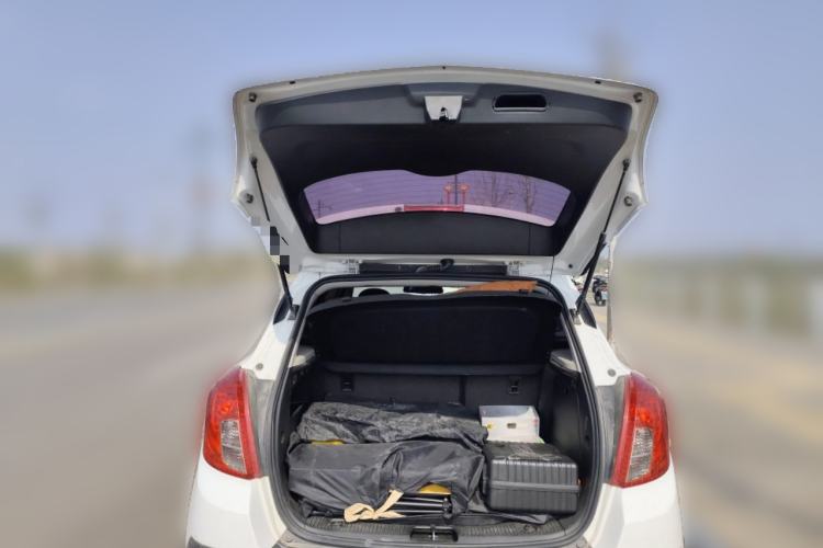 Used Buick Encore 2015 1.4T Automatic Two-Wheel Drive Urban Elite Version Trunk