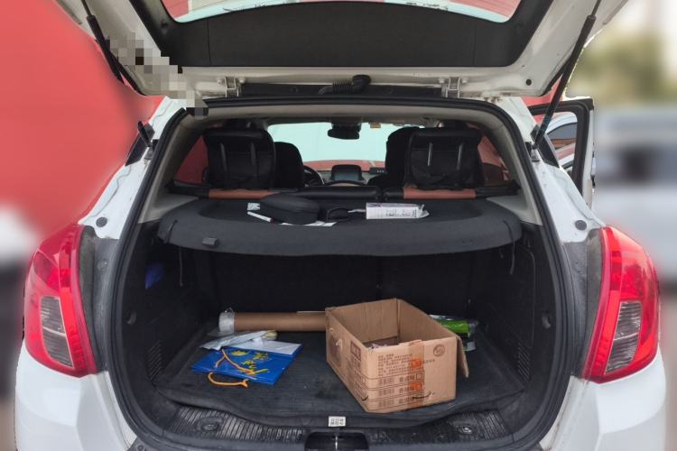 Used Buick Encore 2015 1.4T Automatic Two-Wheel Drive Urban Elite Version Trunk