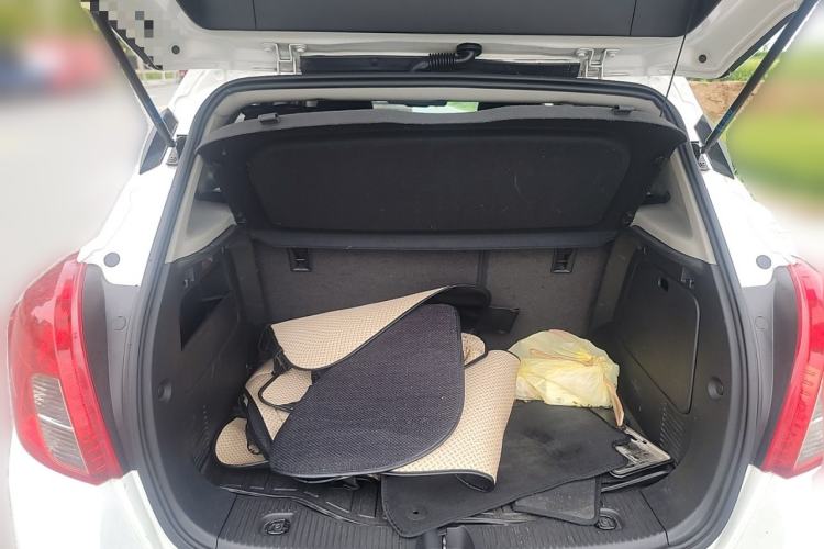 Used Buick Encore 2015 1.4T Automatic Two-Wheel Drive Urban Elite Version Trunk