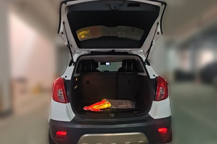 Used Buick Encore 2015 1.4T Automatic Two-Wheel Drive Urban Elite Version Trunk