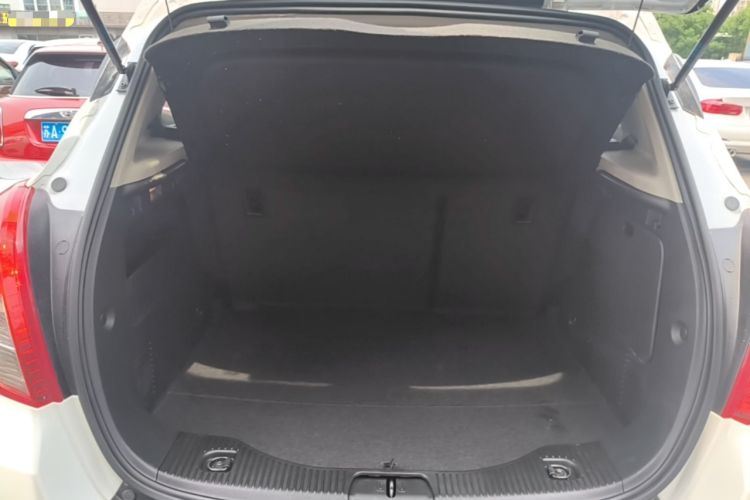 Used Buick Encore 2015 1.4T Automatic Two-Wheel Drive Urban Elite Version Trunk