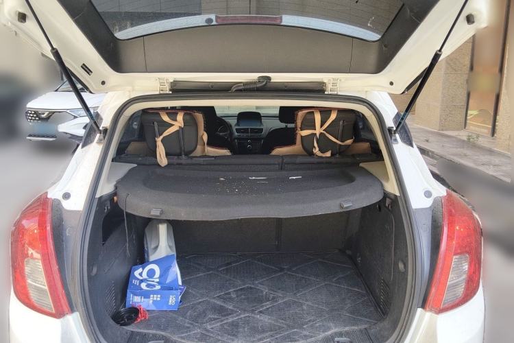 Used Buick Encore 2015 1.4T Automatic Two-Wheel Drive Urban Elite Version Trunk