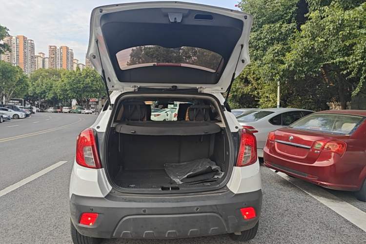 Used Buick Encore 2015 1.4T Automatic Two-Wheel Drive Urban Elite Version Trunk