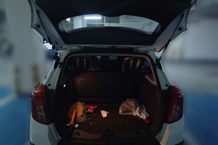Used Buick Encore 2015 1.4T Automatic Two-Wheel Drive Urban Elite Version Trunk