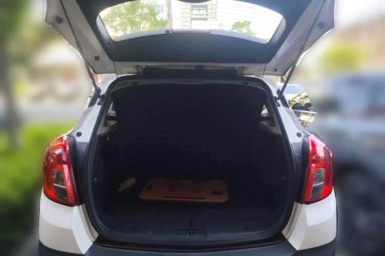 Used Buick Encore 2015 1.4T Automatic Two-Wheel Drive Urban Elite Version Trunk