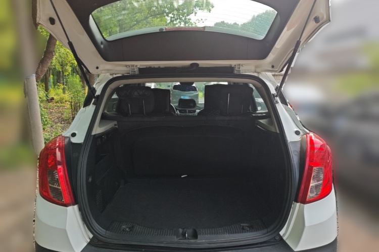 Used Buick Encore 2015 1.4T Automatic Two-Wheel Drive Urban Elite Version Trunk