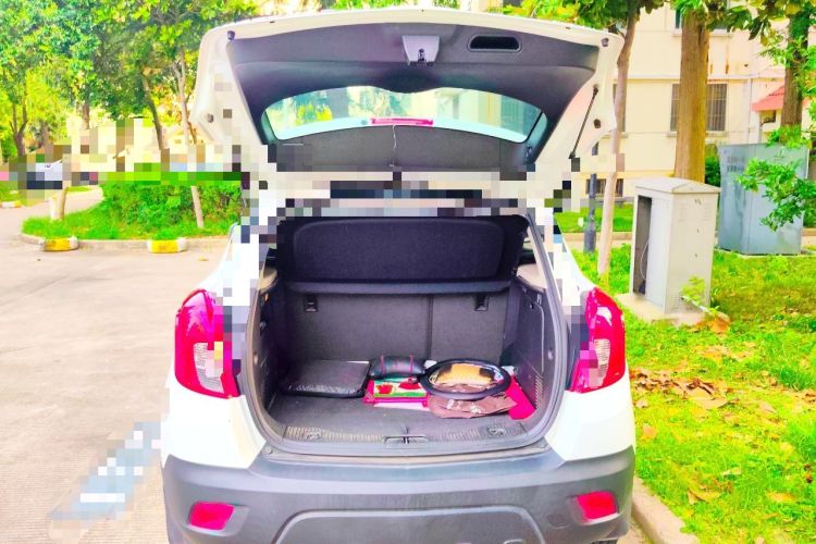 Used Buick Encore 2015 1.4T Automatic Two-Wheel Drive Urban Elite Version Trunk