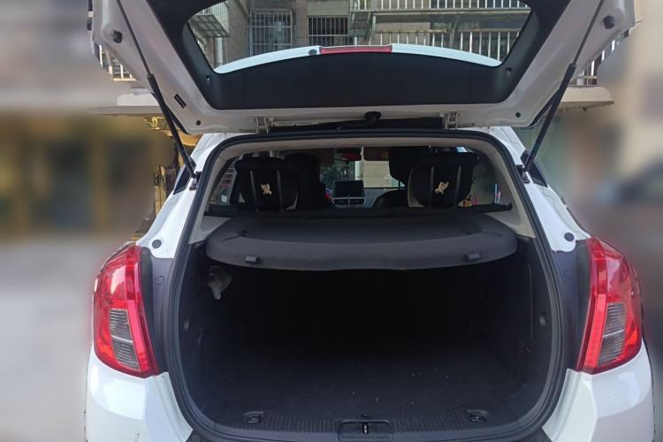 Used Buick Encore 2015 1.4T Automatic Two-Wheel Drive Urban Elite Version Trunk