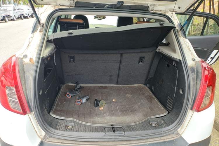 Used Buick Encore 2015 1.4T Automatic Two-Wheel Drive Urban Leading Model Trunk