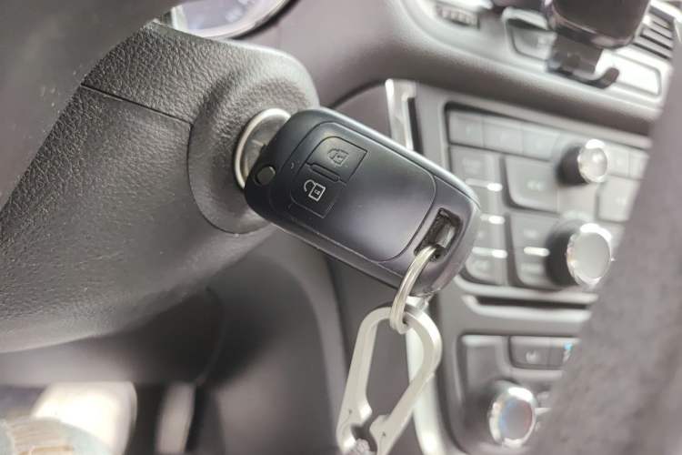 Used Buick Encore 2015 1.4T Automatic Two-Wheel Drive Urban Elite Version Vehicle Key