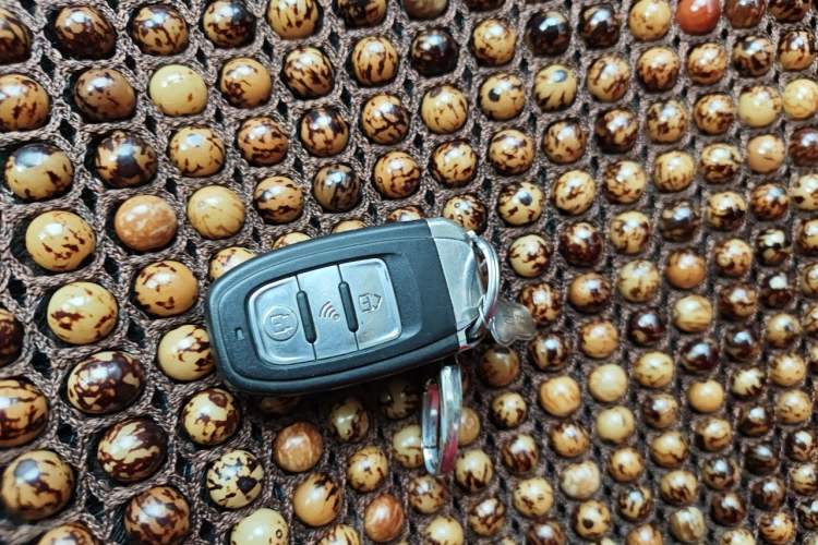Used Buick Encore 2015 1.4T Automatic Two-Wheel Drive Urban Elite Version Vehicle Key