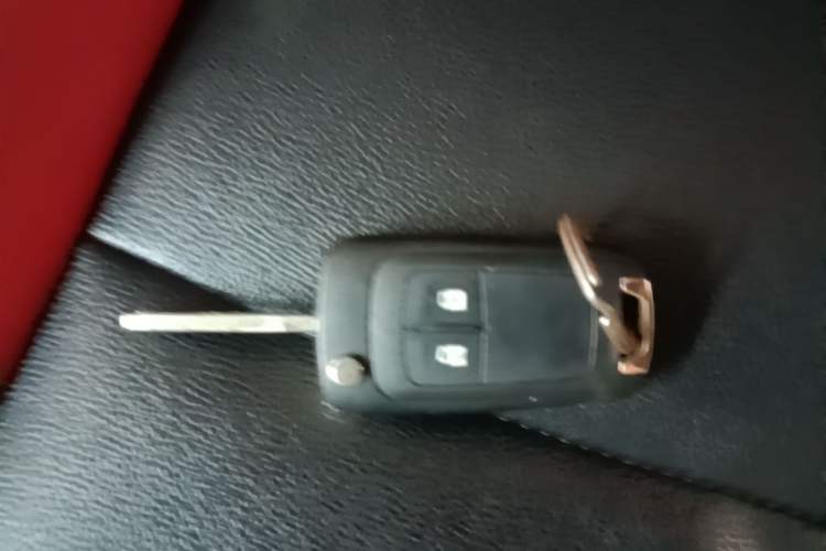 Used Buick Encore 2015 1.4T Automatic Two-Wheel Drive Urban Elite Version Vehicle Key