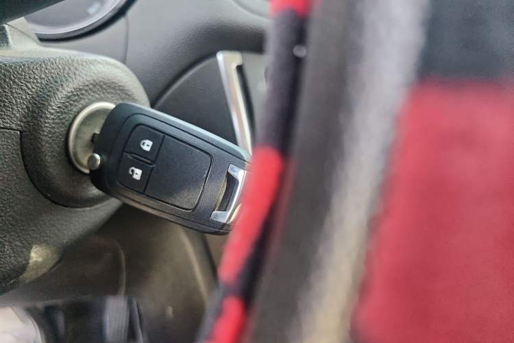 Used Buick Encore 2015 1.4T Automatic Two-Wheel Drive Urban Elite Version Vehicle Key