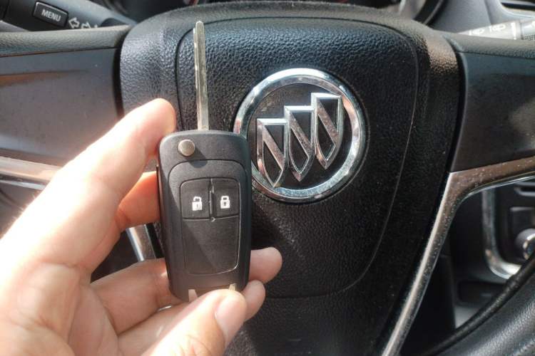 Used Buick Encore 2015 1.4T Automatic Two-Wheel Drive Urban Elite Version Vehicle Key