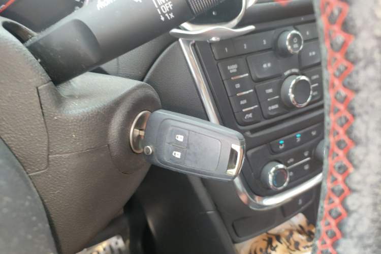 Used Buick Encore 2015 1.4T Manual Two-Wheel Drive Urban Advanced Model Vehicle Key