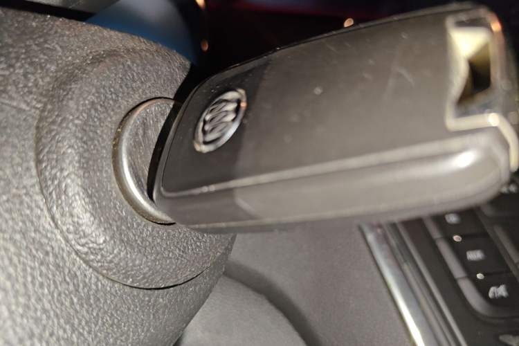 Used Buick Encore 2015 1.4T Automatic Two-Wheel Drive Urban Elite Version Vehicle Key