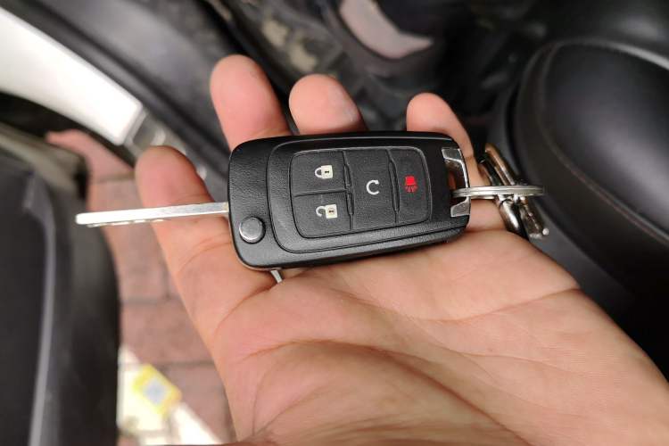 Used Buick Encore 2015 1.4T Automatic Two-Wheel Drive Urban Leading Model Vehicle Key