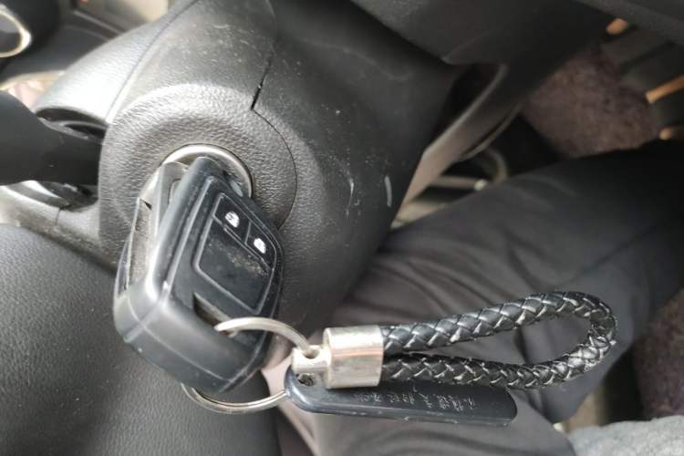 Used Buick Encore 2015 1.4T Automatic Two-Wheel Drive Urban Elite Version Vehicle Key