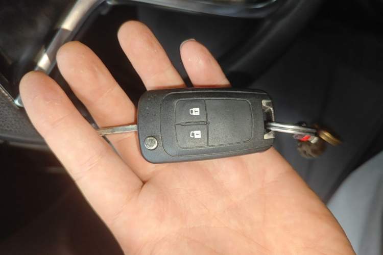 Used Buick Encore 2015 1.4T Automatic Two-Wheel Drive Urban Elite Version Vehicle Key