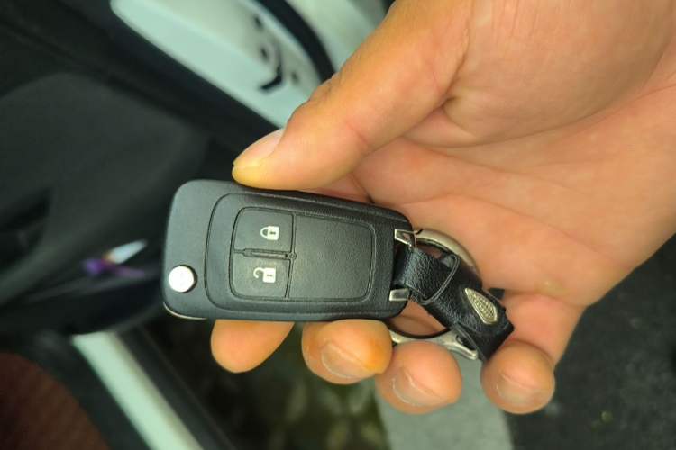 Used Buick Encore 2015 1.4T Automatic Two-Wheel Drive Urban Elite Version Vehicle Key