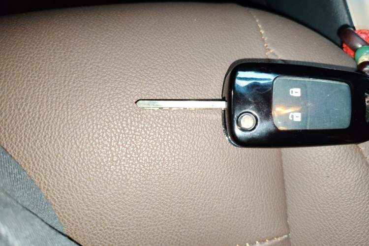 Used Buick Encore 2015 1.4T Automatic Two-Wheel Drive Urban Elite Version Vehicle Key
