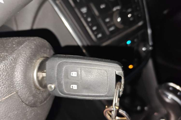 Used Buick Encore 2015 1.4T Automatic Two-Wheel Drive Urban Elite Version Vehicle Key