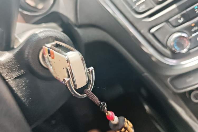 Used Buick Encore 2015 1.4T Automatic Two-Wheel Drive Urban Elite Version Vehicle Key