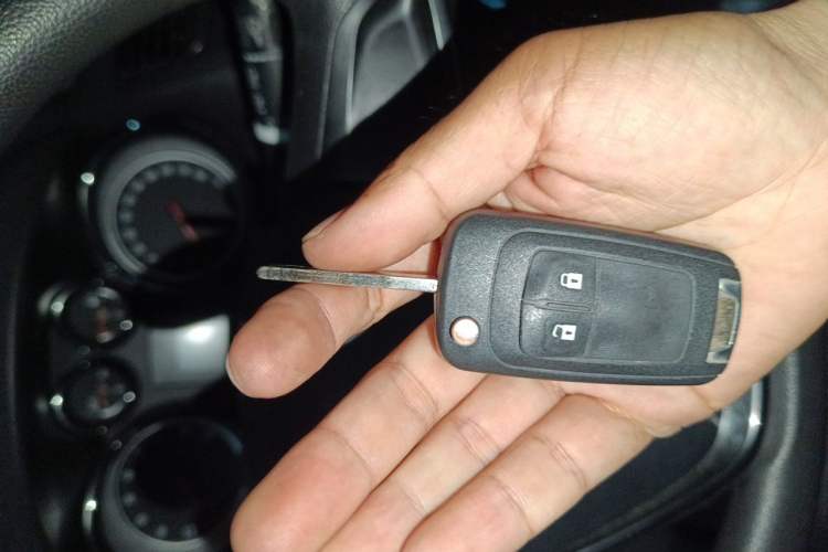 Used Buick Encore 2015 1.4T Automatic Two-Wheel Drive Urban Elite Version Vehicle Key