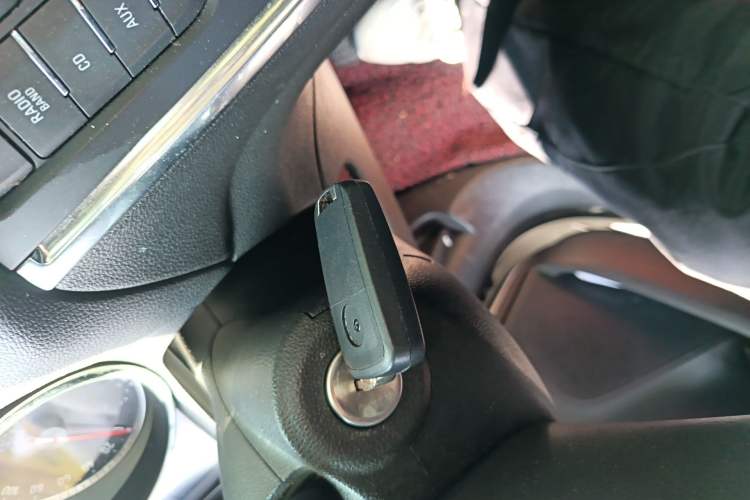 Used Buick Encore 2015 1.4T Automatic Two-Wheel Drive Urban Elite Version Vehicle Key