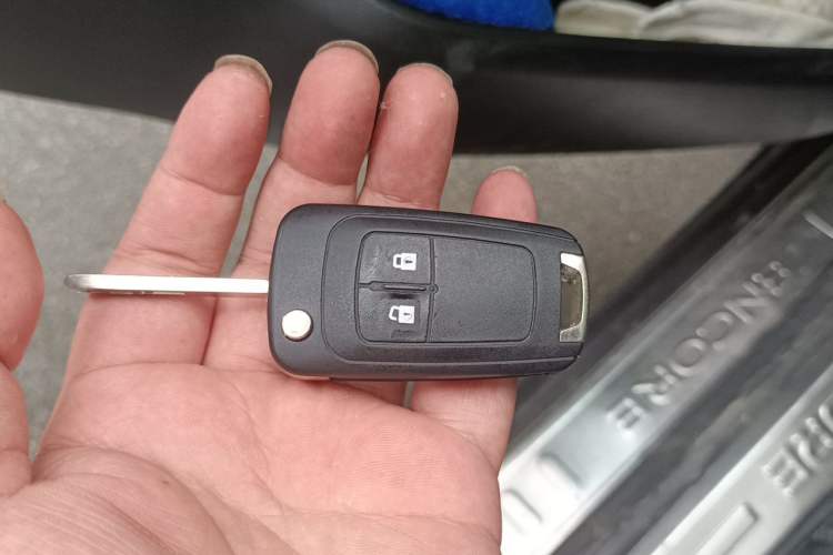 Used Buick Encore 2015 1.4T Automatic Two-Wheel Drive Urban Elite Version Vehicle Key