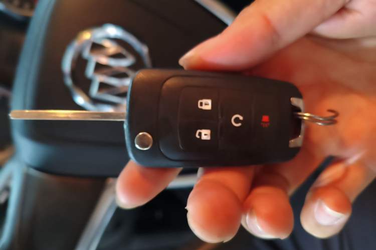 Used Buick Encore 2015 1.4T Automatic Two-Wheel Drive Urban Leading Model Vehicle Key