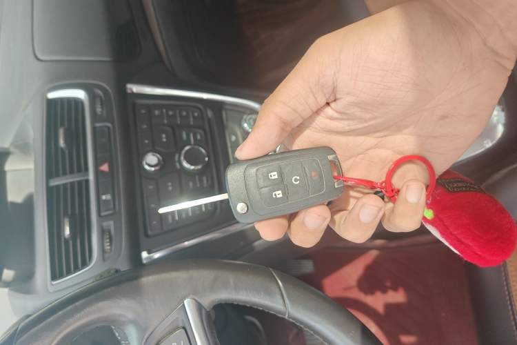 Used Buick Encore 2015 1.4T Automatic Two-Wheel Drive Urban Leading Model Vehicle Key
