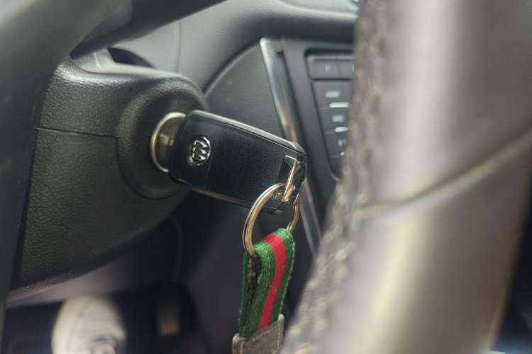 Used Buick Encore 2015 1.4T Automatic Two-Wheel Drive Urban Leading Model Vehicle Key