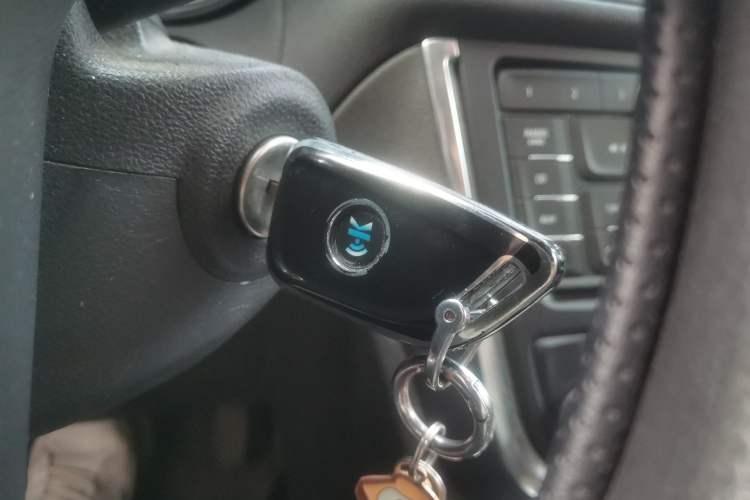 Used Buick Encore 2015 1.4T Automatic Two-Wheel Drive Urban Elite Version Vehicle Key