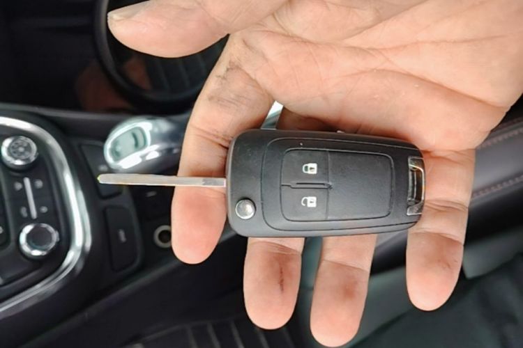 Used Buick Encore 2015 1.4T Automatic Two-Wheel Drive Urban Elite Version Vehicle Key