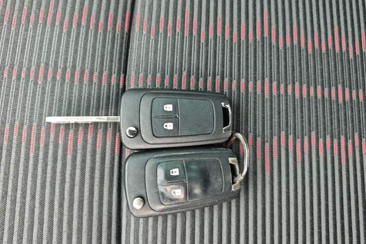 Used Buick Encore 2015 1.4T Automatic Two-Wheel Drive Urban Elite Version Vehicle Key