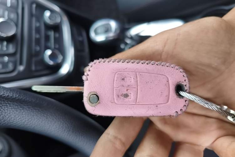 Used Buick Encore 2015 1.4T Automatic Two-Wheel Drive Urban Elite Version Vehicle Key