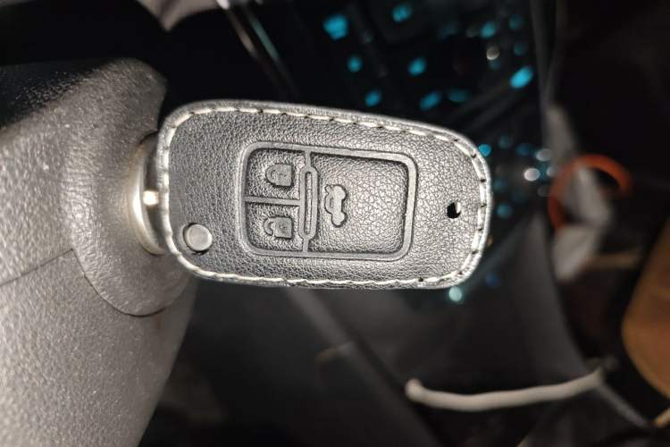 Used Buick Encore 2015 1.4T Manual Two-Wheel Drive Urban Advanced Model Vehicle Key