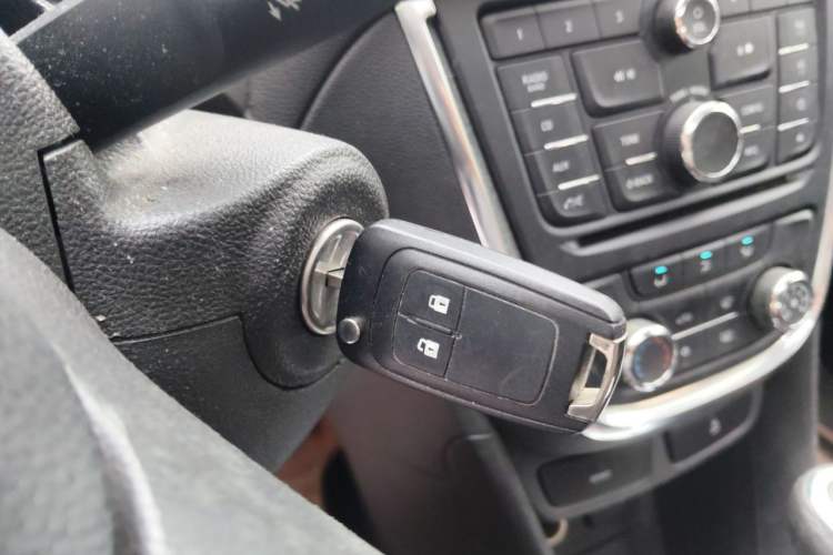 Used Buick Encore 2015 1.4T Automatic Two-Wheel Drive Urban Elite Version Vehicle Key