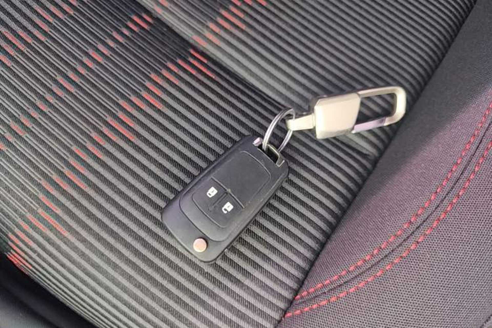 Used Buick Encore 2015 1.4T Automatic Two-Wheel Drive Urban Elite Version Vehicle Key