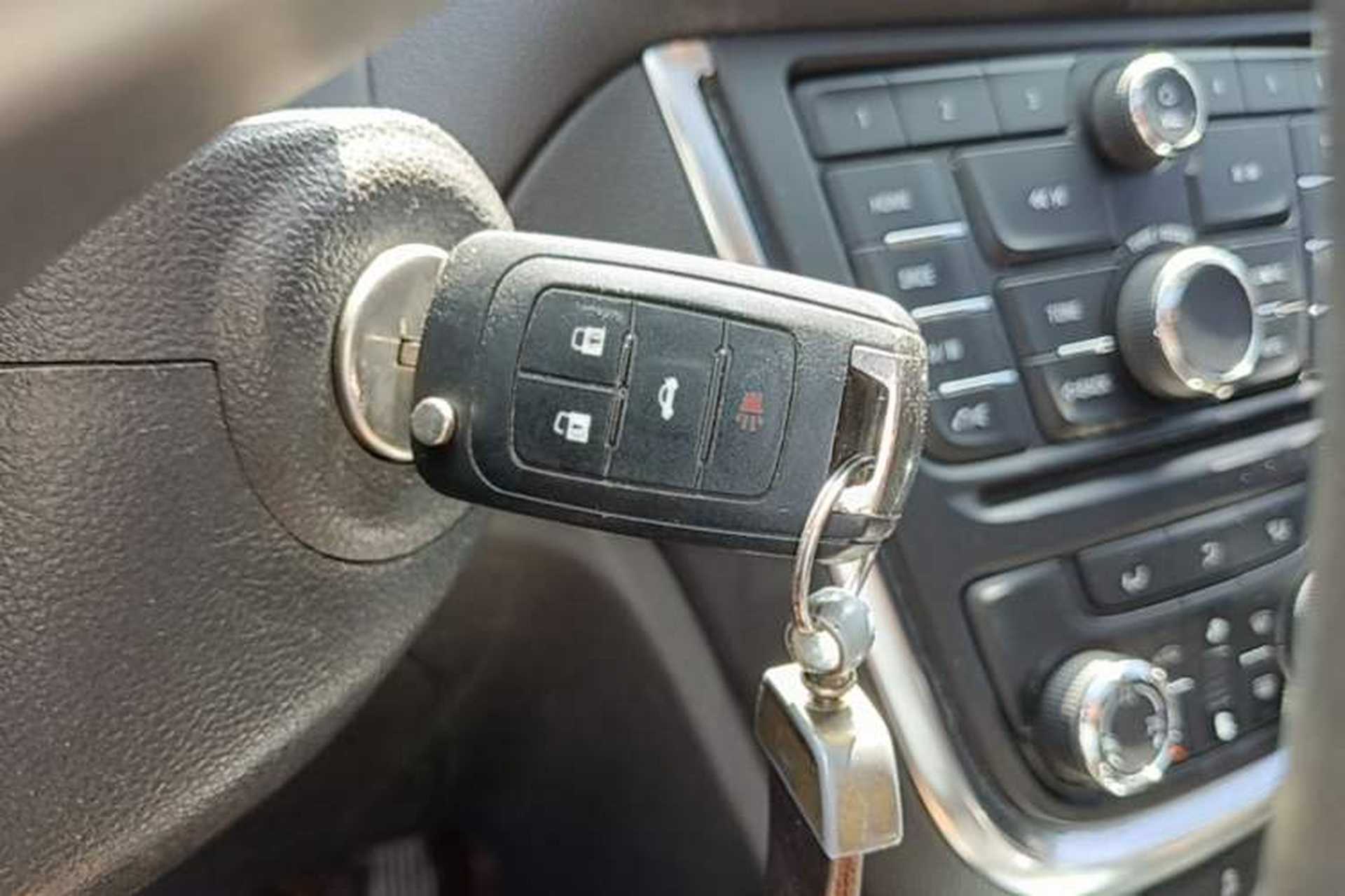 Used Buick Encore 2015 1.4T Automatic Two-Wheel Drive Urban Leading Model Vehicle Key