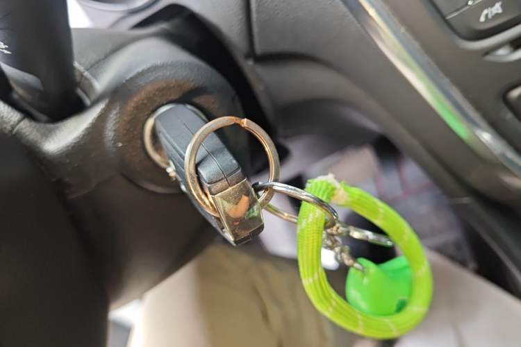 Used Buick Encore 2015 1.4T Automatic Two-Wheel Drive Urban Elite Version Vehicle Key