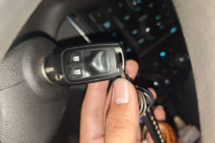 Used Buick Encore 2015 1.4T Automatic Two-Wheel Drive Urban Elite Version Vehicle Key