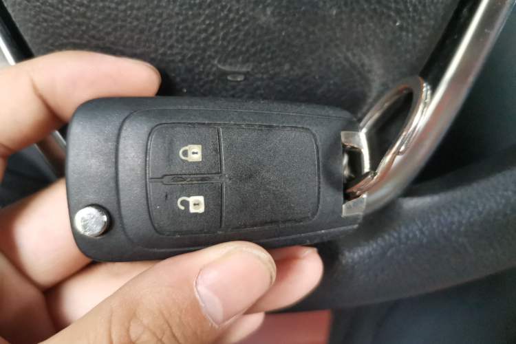 Used Buick Encore 2015 1.4T Automatic Two-Wheel Drive Urban Elite Version Vehicle Key
