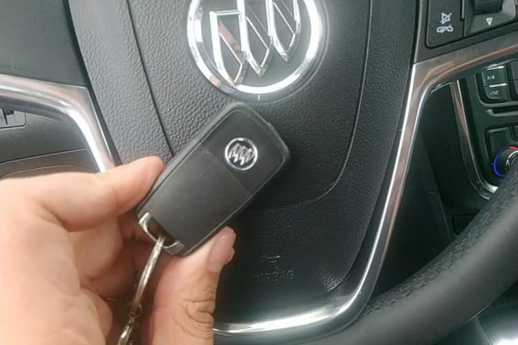 Used Buick Encore 2015 1.4T Automatic Two-Wheel Drive Urban Leading Model Vehicle Key