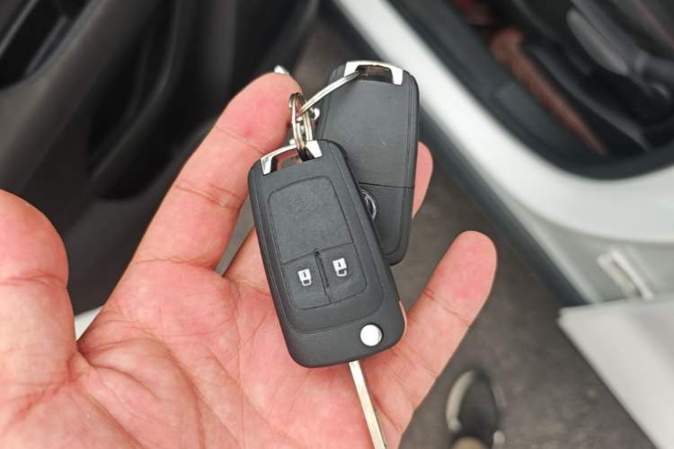 Used Buick Encore 2015 1.4T Automatic Two-Wheel Drive Urban Elite Version Vehicle Key