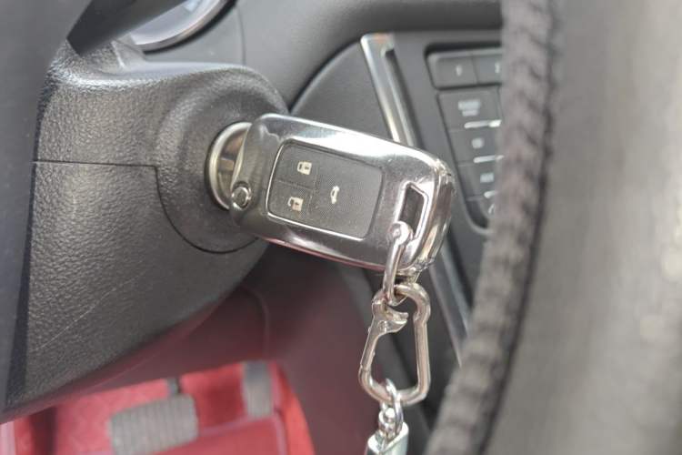 Used Buick Encore 2015 1.4T Automatic Two-Wheel Drive Urban Elite Version Vehicle Key