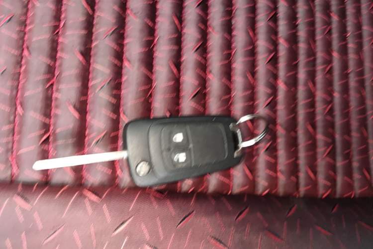 Used Buick Encore 2015 1.4T Automatic Two-Wheel Drive Urban Elite Version Vehicle Key